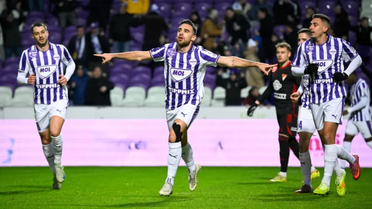 Dzsudzsák Balázs a kaput sem találta el tizenegyesből, megszakadt az Újpest rossz sorozata – videó