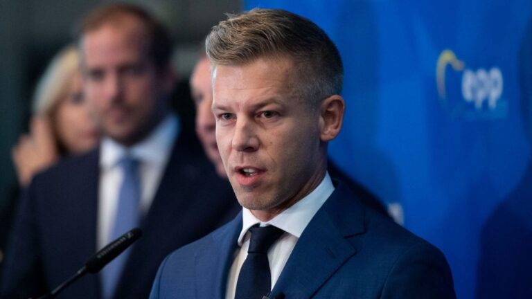 Magyar Péternek nem maradt más eszköze, csak az erőszak és a provokáció + videó