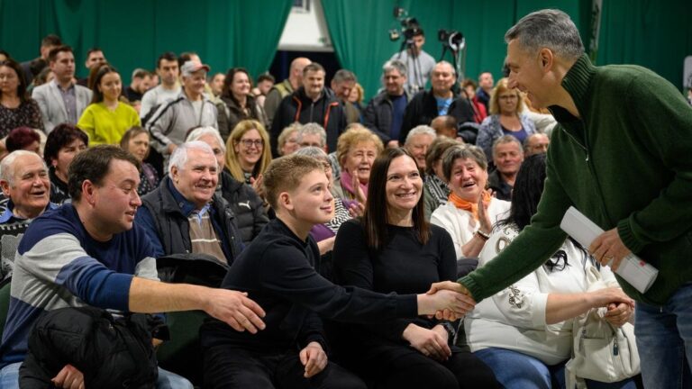 Lázár János: A magyar emberek érdekéből nem engedünk! + videó