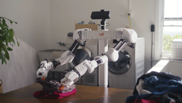 2,5 millió forintért ez a robot összehajtogatja helyetted a ruhákat