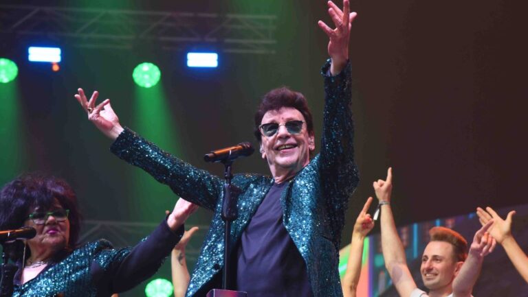 Egész alakos szobrot emelnek Fenyő Miklósnak