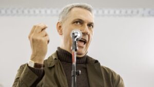 Mégsem emelik márciustól a fuvarozók útdíját, de Lázár János neheztel a kikerült hangfelvétel miatt