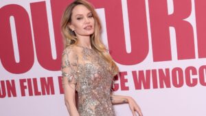 Angelina Jolie ellopta a show-t a vörös szőnyegen új filmjének premierjén