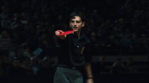 Ez a nyikhaj lenyúlja a pénzed, teherbe ejti a nőd, és még pingpongban is megver