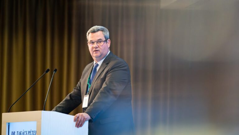 Takács Péter megtartotta az utolsó államtitkári beszédét: „Jó munkát végeztünk”