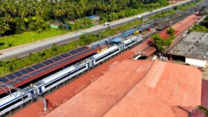 Vonatokon utazva terjednek a kobrák Indiában