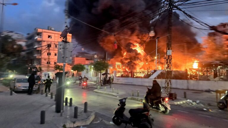 Srí Lanka engedélyezte a kikötést egy iráni hadihajónak