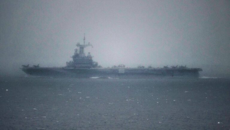 Egy tengerész véletlenül a futóalkalmazásával lebuktatta, merre van az egyetlen francia repülőgép-hordozó