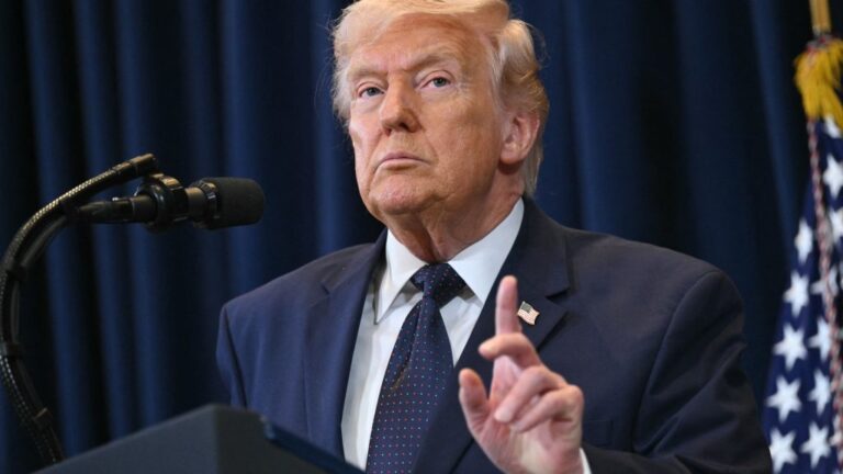 Trump: Sosem látott katonai következményei lesznek, ha Irán aláaknázza a Hormuzi-szorost