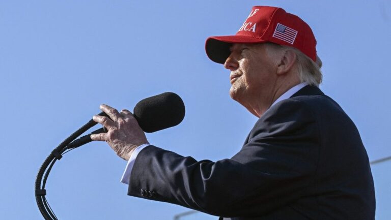 Trump: Hosszúra is nyújthatom vagy két-három nap alatt is véget vethetek az egésznek