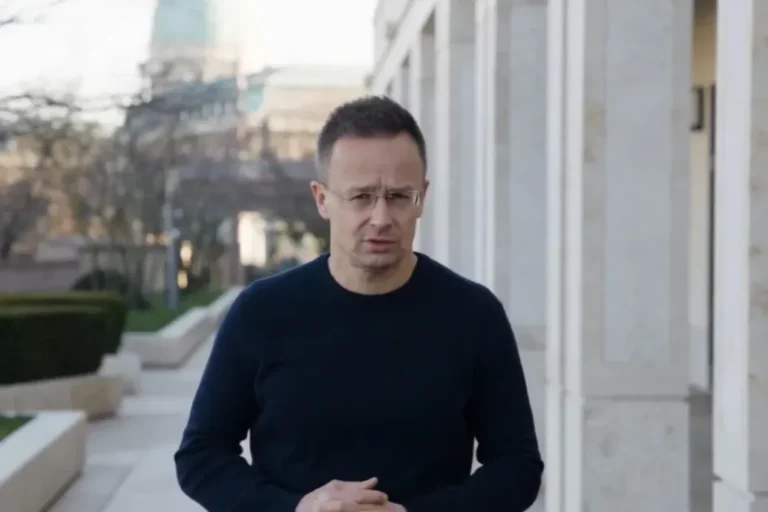 Szijjártó a közel-keleti helyzetről: Most duplán bűn, hogy Ukrajna blokkolja a Barátság kőolajvezetéket