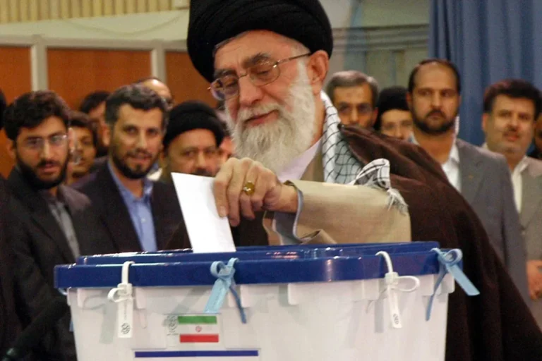 Hamenei gyanúját is el kellett altatni, hogy az amerikai-izraeli támadás váratlanul érje