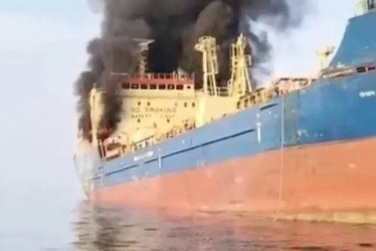 Legalább három tartályhajó megrongálódott a Perzsa-öbölben