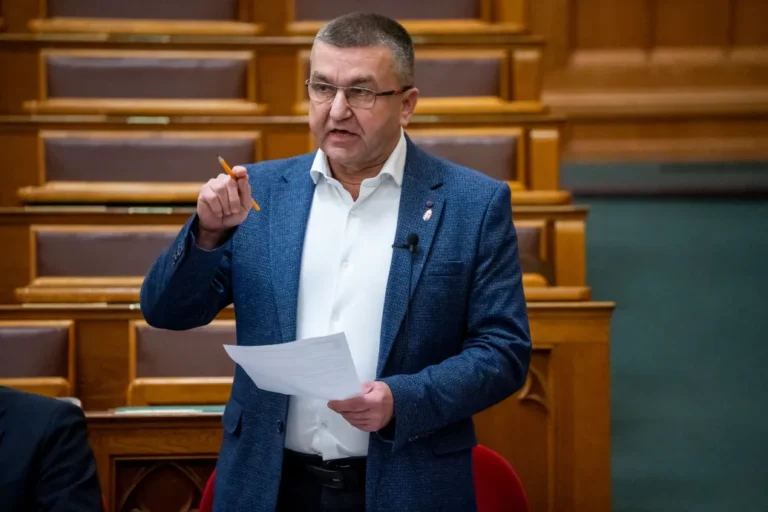 A kormány sikerként mutatja be a munkaerőpiaci folyamatokat, pedig az adatok borúsak