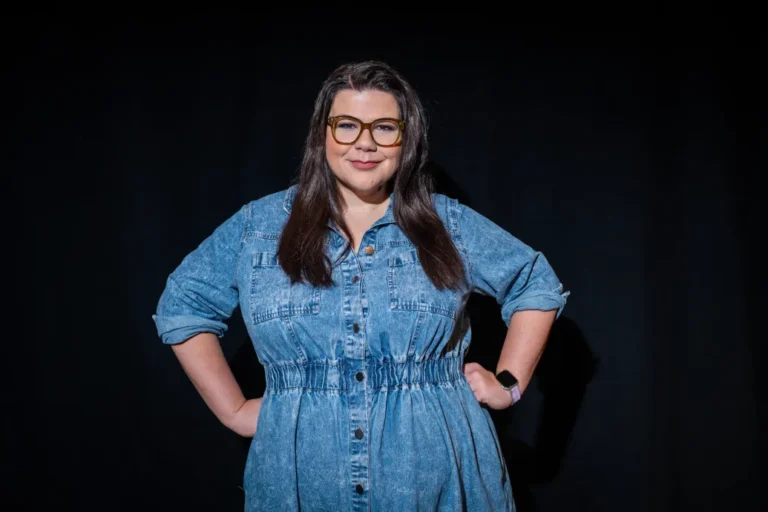 Ráskó Eszter: Azok lesznek humoristák, akiknek szomorú gyerekkoruk volt