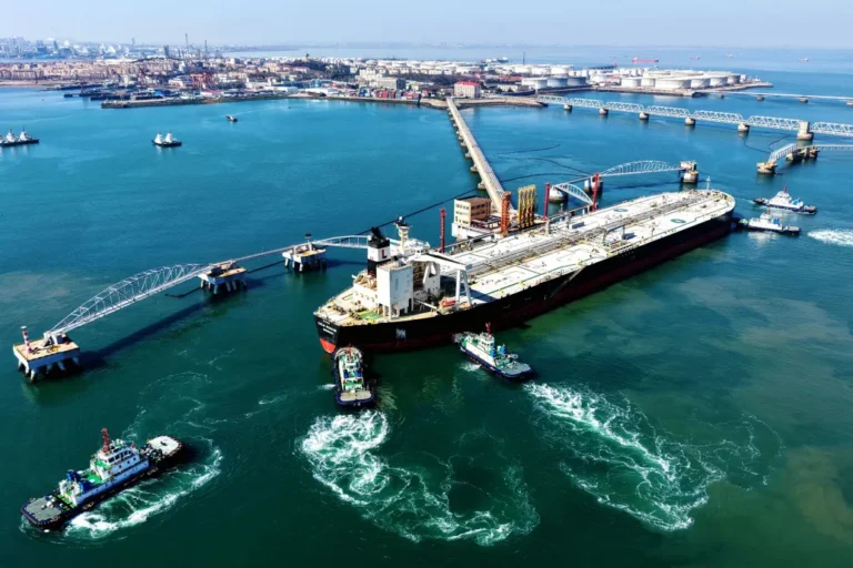 Elszállt az olaj ára, a stratégiai tartalékok felszabadításáról tárgyalnak a G7-országok pénzügyminiszterei