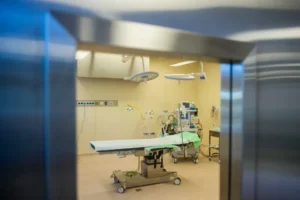 Sok bocsánatkérés mellett közölték, hogy elmarad a műtétem, mert nincs aneszteziológus, aki elaltasson