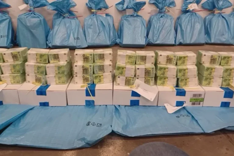 Az ukrán bank jogásza a rendeletről: Értelmezhetjük úgy is, hogy a kormány lefoglalta egy külföldi állami intézmény vagyonát, amely jogtörténeti jelentőségű lépés