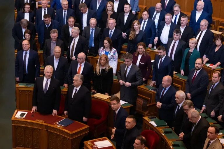 Szavazott a parlament, a fideszes többség elfogadta a Trump-féle Béketanács alapokmányát