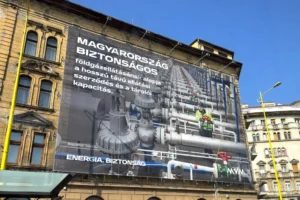 Te mondd, hogy minden rendben az országban, a te hangod mélyebb!