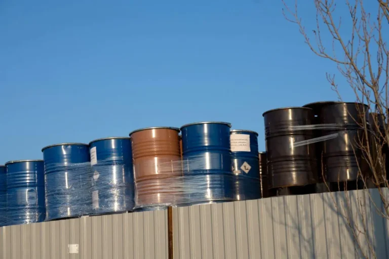 Gyanús hordók borzolták a kistarcsaiak idegeit, de a hivatal és a telephely szerint minden szabályos volt