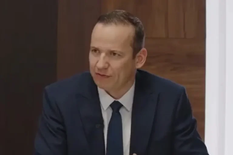 Toroczkai László a Fidesszel és a Tiszával is leülne tárgyalni a választások után, és egy szakértői kormányt sem zár ki