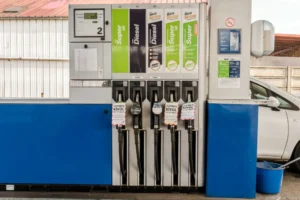 Évtizedes mélypontra csökkent a magyar olajtartalék