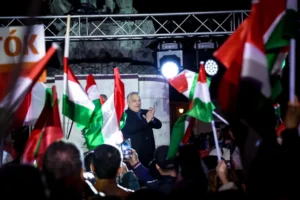 Orbán Viktor Egerben is ellátta a fiatalokat néhány életvezetési tanáccsal