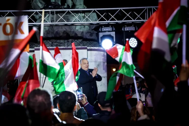 Orbán Viktor Egerben is ellátta a fiatalokat néhány életvezetési tanáccsal