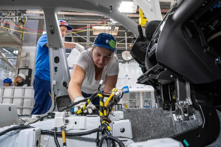 Ötvenszázalékos bérszakadék száz kilométeren belül: befagytak a fizetési különbségek az iparban