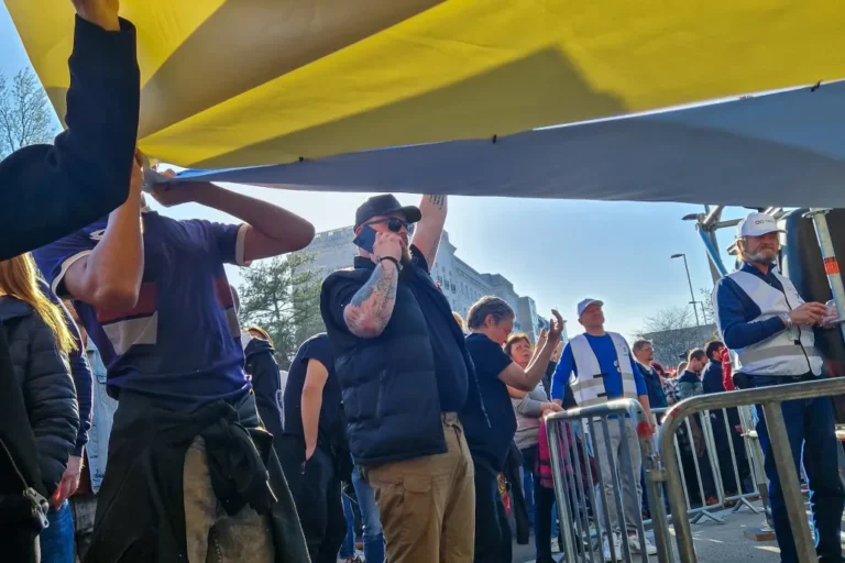 Orosz mintára szerveződhetett árnyékkampány a Fidesz mögé, egyelőre elég amatőr módon