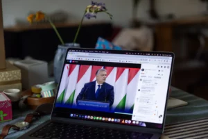 Fact-check: Tényleg korlátozza a Facebook Orbán Viktor posztjainak elérését?
