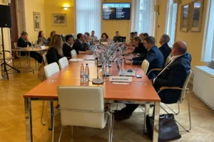 Elfogult választási hírek miatt megbírságolta a közmédiát a Nemzeti Választási Bizottság