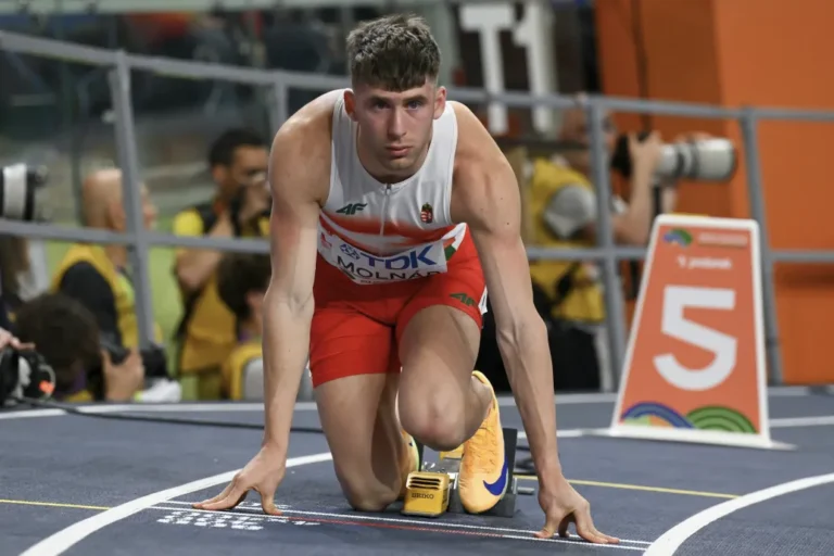 Döntőben fut Molnár Attila a fedettpályás vb-n