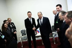 Esztelen összeesküvés-elméletnek tartja Szijjártó Péter a Washington Post cikkét a miniszterelnök elleni, megrendezett merényletről