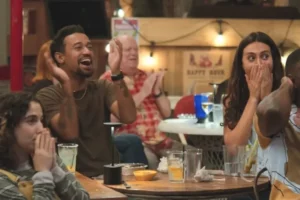 Nem elég, hogy elvisznek egy kínos csapatépítőre, de rajtad kívül mindenki beépített ember