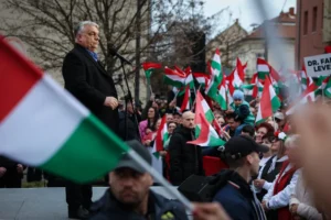 „Nagyon jól esett kimondani azt, hogy mocskos Fidesz” – Orbán Viktor Hódmezővásárhelyre ment visszahódítani a várost