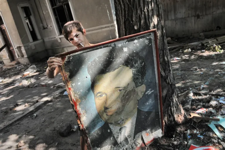 Milyen volt gyereknek lenni Ceaușescu bukása után?