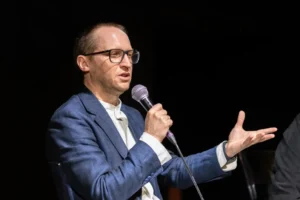 Demeter Szilárd Erdélyben: A Fidesz kifáradt, az ellenzéket csak az indulat tartja össze