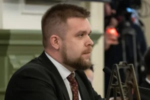 Győr polgármestere: Felmerült, hogy előre eltervezetten, a várost akarják felhasználni kampányfordító esemény helyszíneként. Ne tegyék!