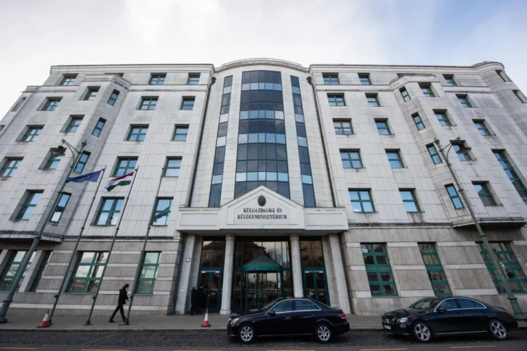 Külügyminisztérium: Nevetséges