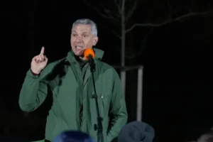 Lázár János: Magyar Péter nem tudja, melyik a tehén segge, meg a feje