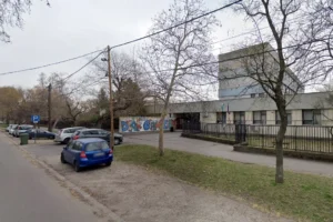 Egy budapesti gimnázium tanára szerint az igazgató nem engedi, hogy levetítsék a diákoknak az Itt érzem magam otthon című filmet a választások előtt