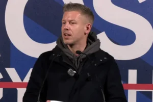 Magyar Péter: Mindenki nézze meg, hogyan csinált hülyét egy 19 éves srác a teljes magyar titkosszolgálatból