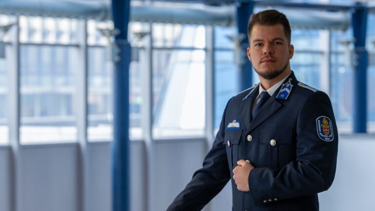 Felmondott Laponyi Zsolt rendőr, aki nem akart a KDNP reklámarca lenni