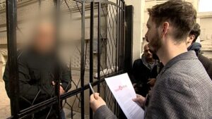 Csak a Fidesz-székház portásának tudta átadni az aHang a miniszterelnök-jelölti vita petícióját