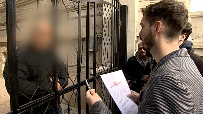 Csak a Fidesz-székház portásának tudta átadni az aHang a miniszterelnök-jelölti vita petícióját