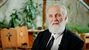 Portré: Iványi Gábor – árnyék csak ott van, ahol fény is