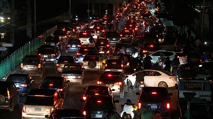 Menekülnek Bejrút külvárosainak lakói az izraeli csapások után