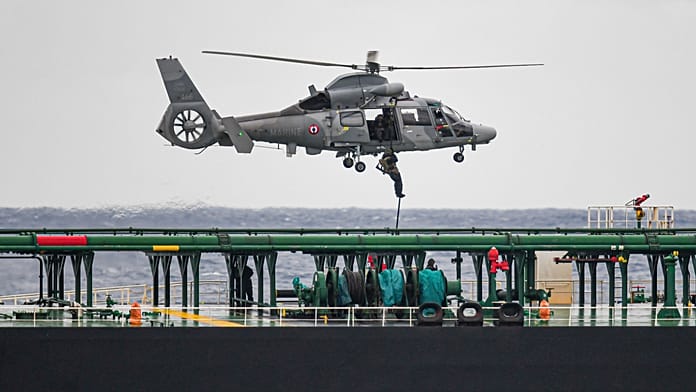 Libiai vizekre sodródott a megrongálódott orosz tanker egy olasz jelentés szerint